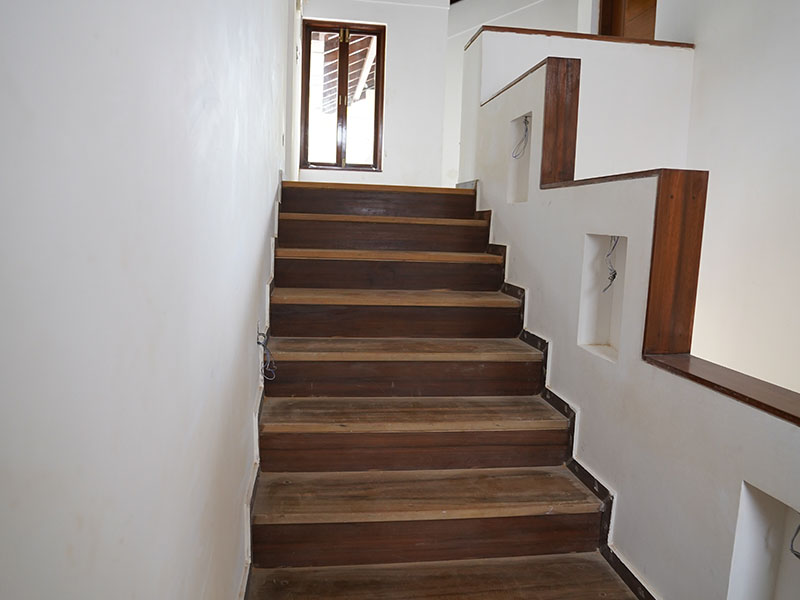 Villa P1 / P2 Staircase leading to bedrooms